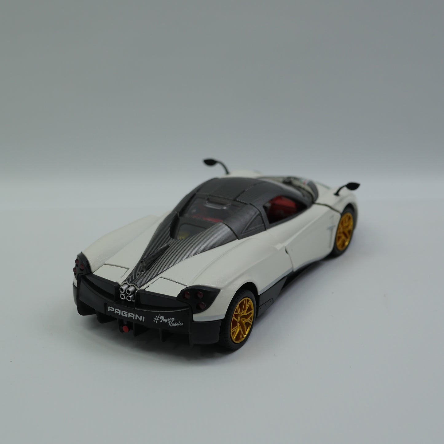 1:24 Musical Pagani Die-Cast Model Car - Assorted Color