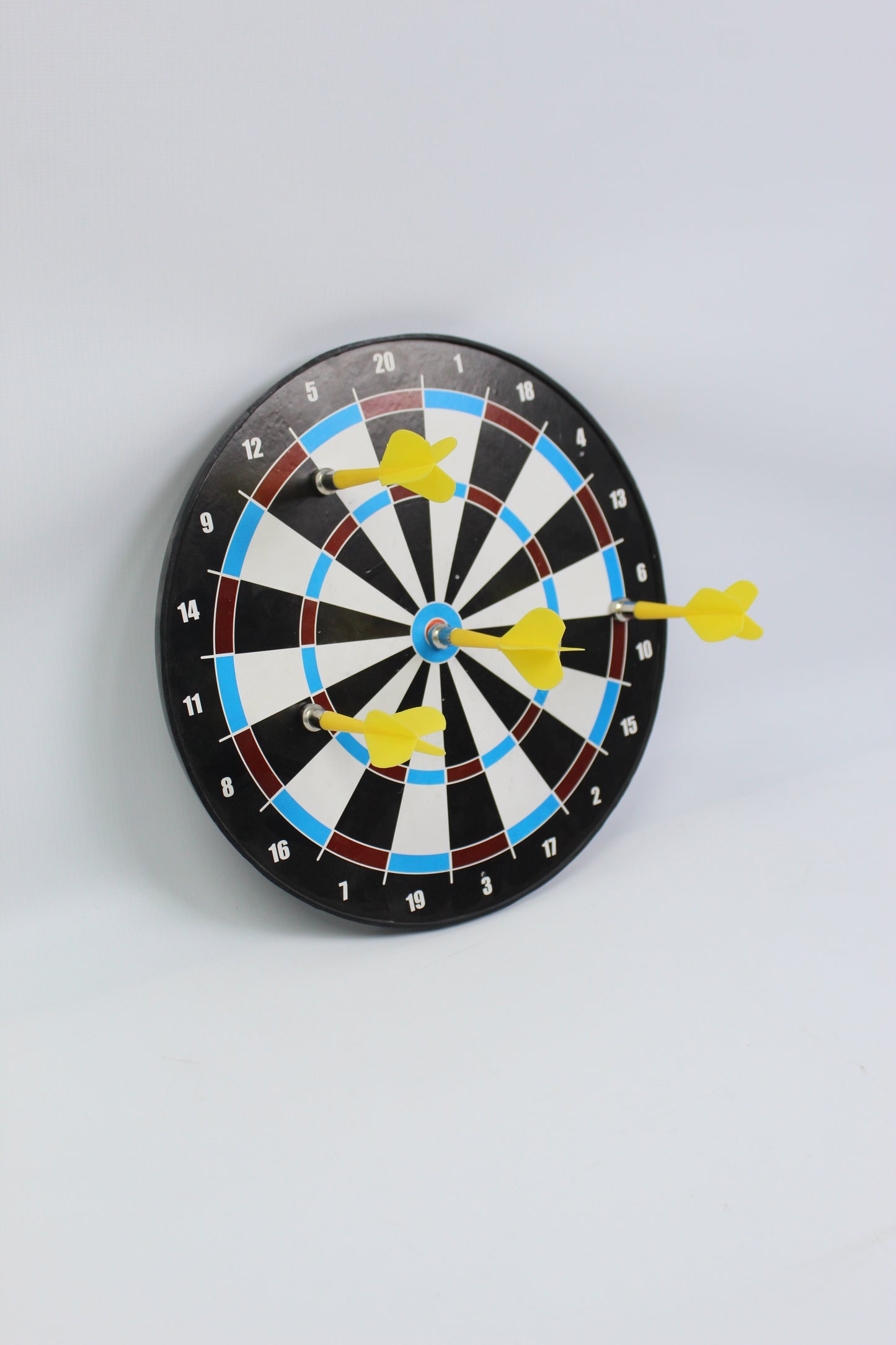 TNT 10INCH MAGNETIC DART GAME