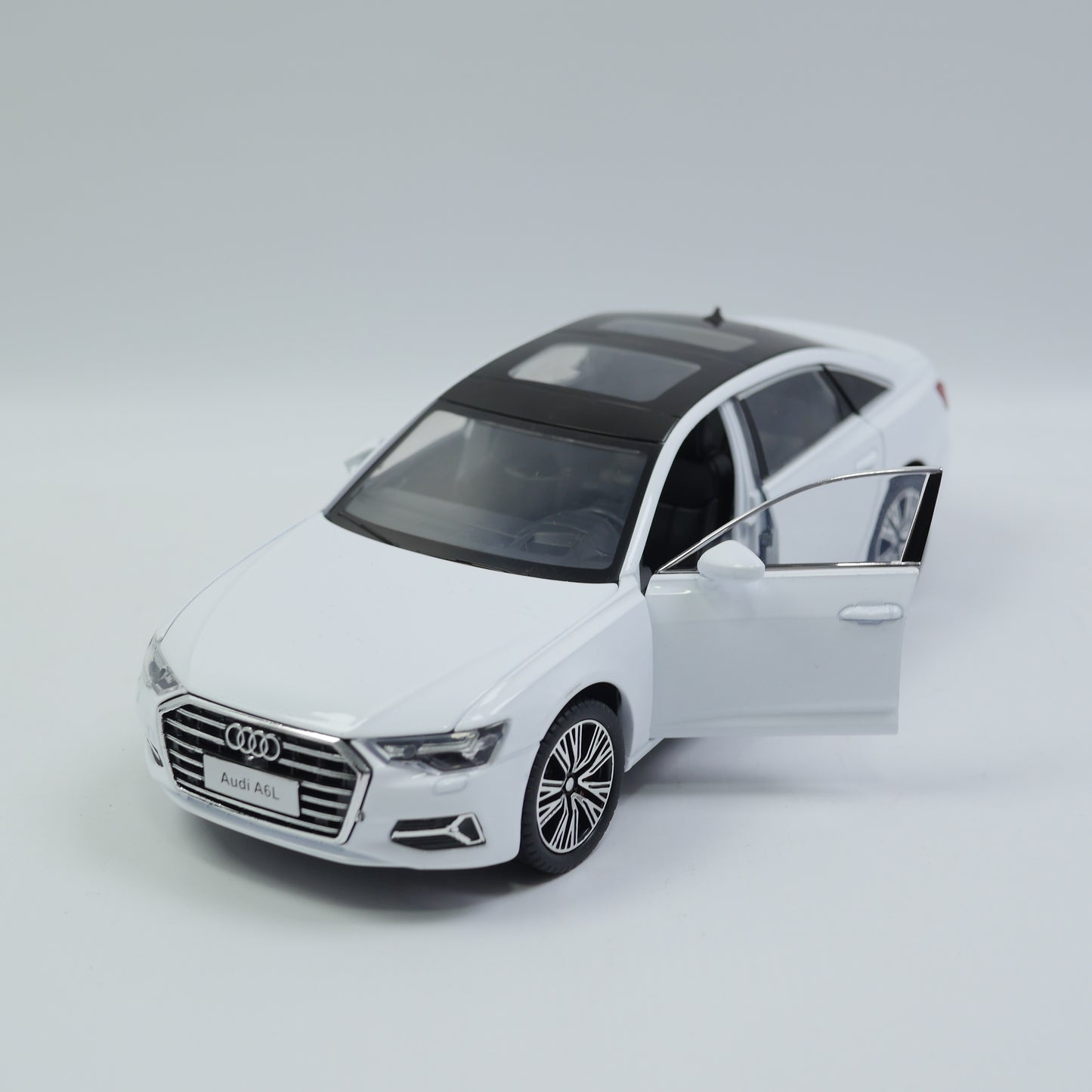 1:24 Audi Musical Toy Car