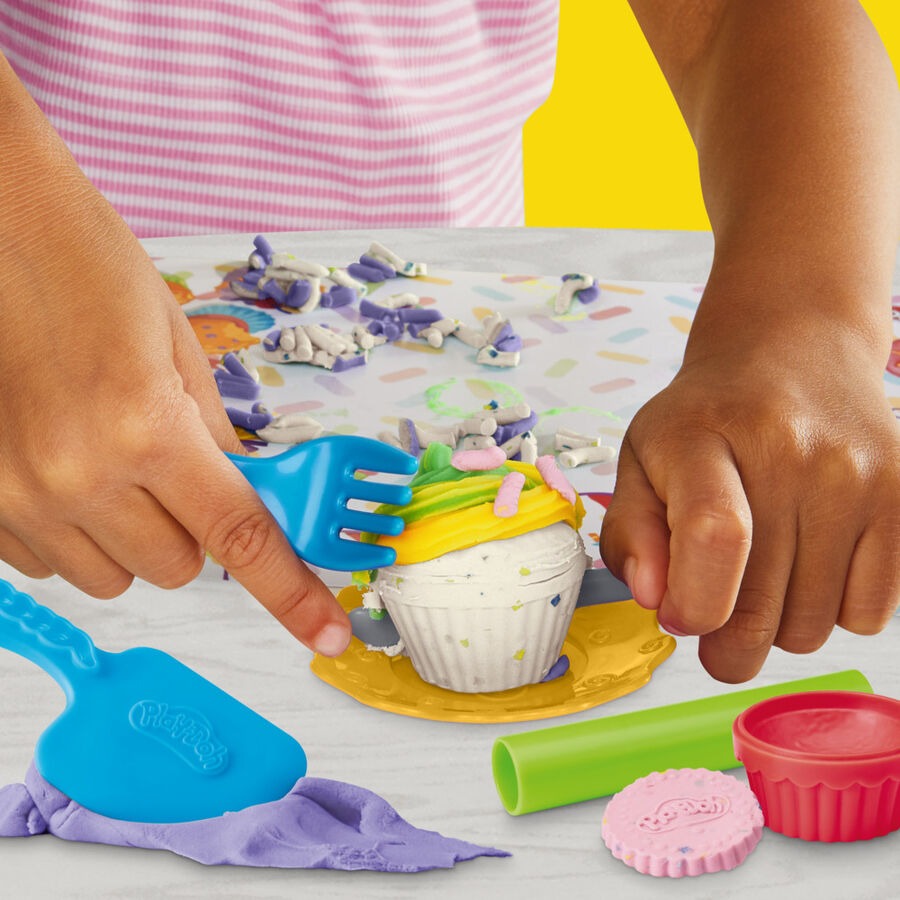 Hasbro Play-Doh Kitchen Creations Cupcake Tower Set