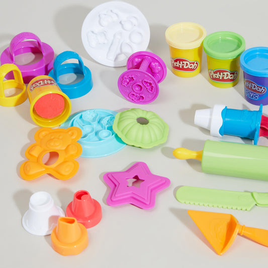 Hasbro Play-Doh Kitchen Creations Frost 'n Fun Cakes Set