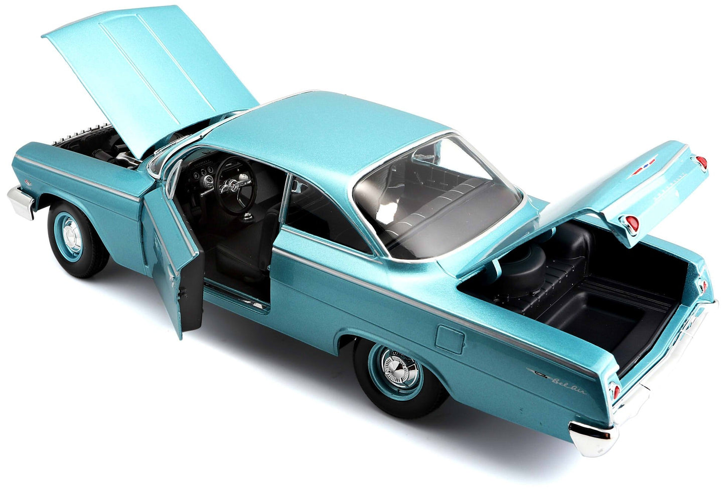 Maisto 1:24 1970 Chevrolet Nova SS Die-Cast Model Blue