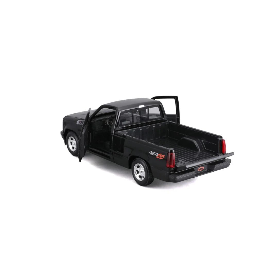 Maisto 1:24 1993 Chevrolet 454 SS Die-Cast Model Black