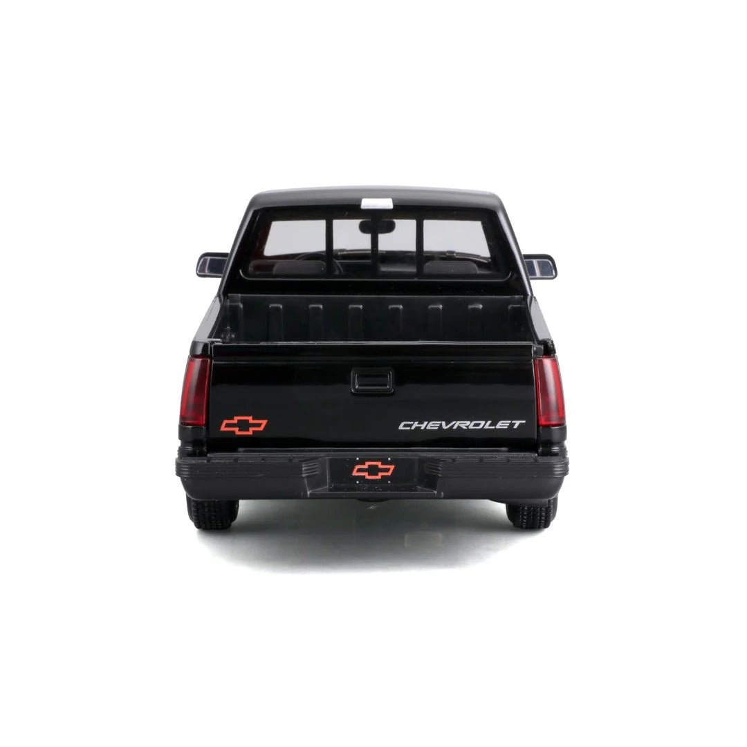Maisto 1:24 1993 Chevrolet 454 SS Die-Cast Model Black