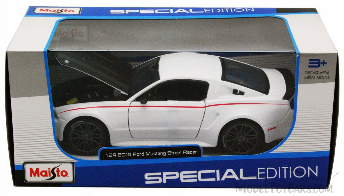 Maisto 1:24 Ford Mustang Street Racer Die-Cast Model White